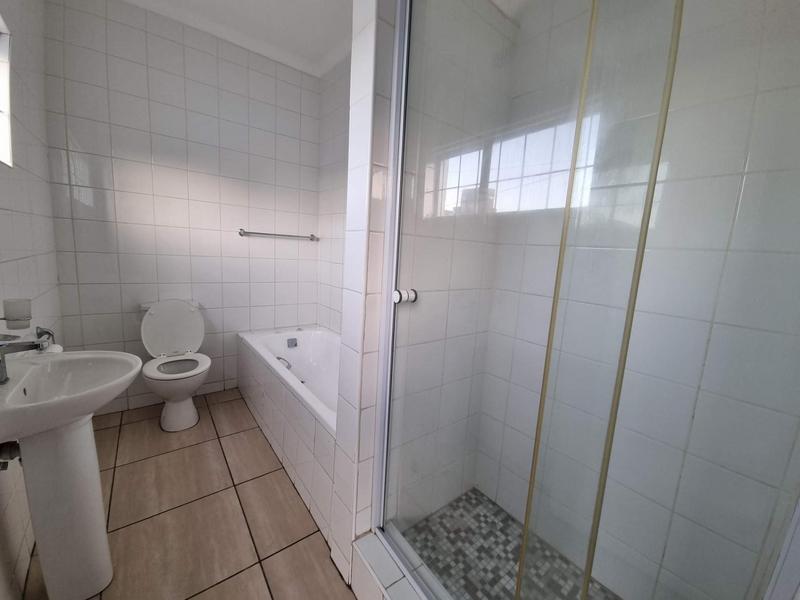 To Let 2 Bedroom Property for Rent in Athlone Western Cape